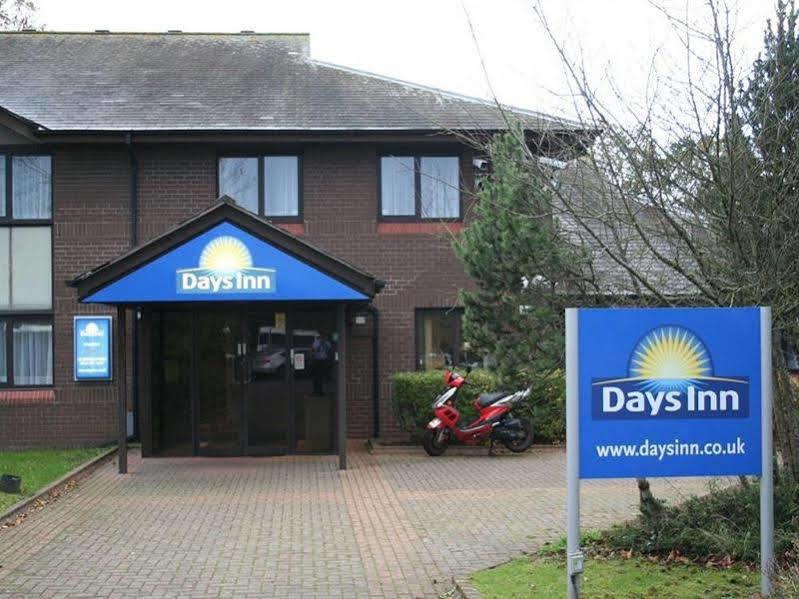 Days Inn Taunton Kültér fotó